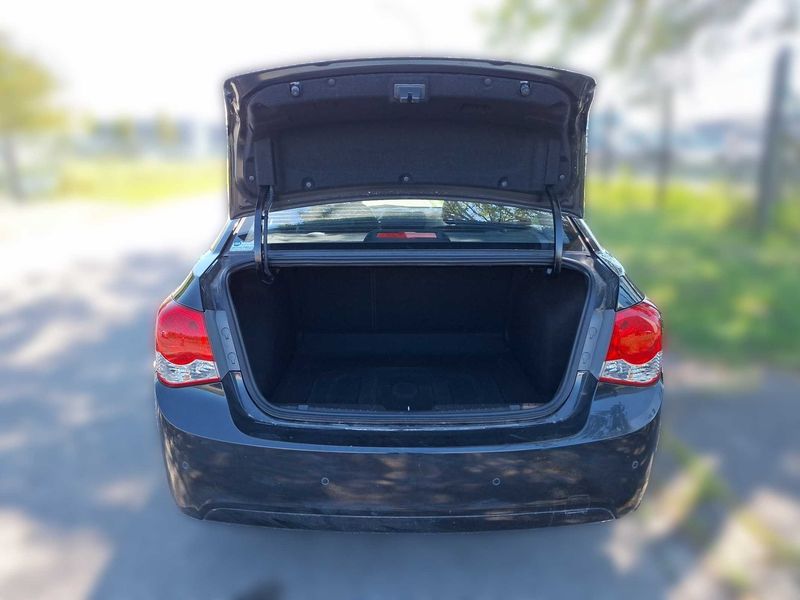 Chevrolet Cruze 1.8 LTZ — zdjęcie 9