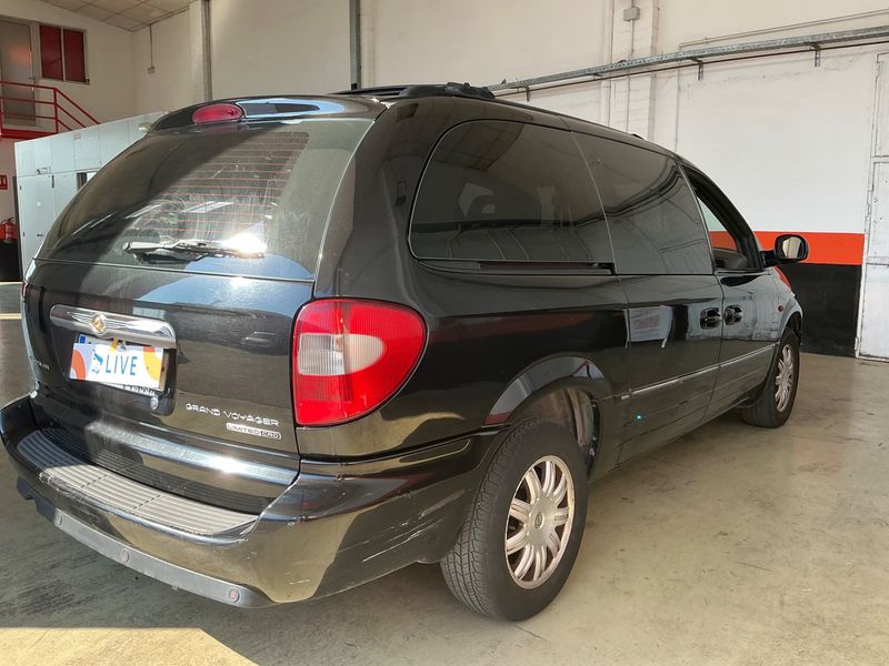 Chrysler Grand Voyager 2.8 CRD Limited — zdjęcie 2