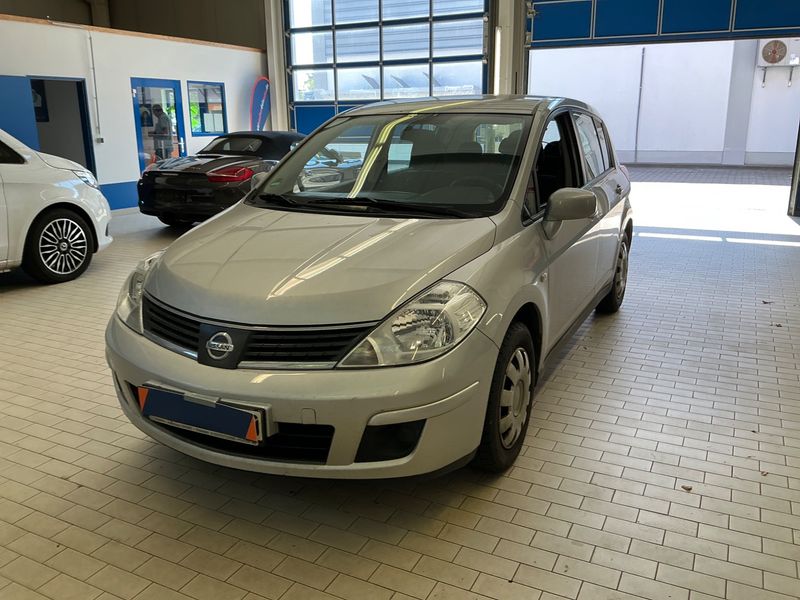 Nissan Tiida 1.6 Visia