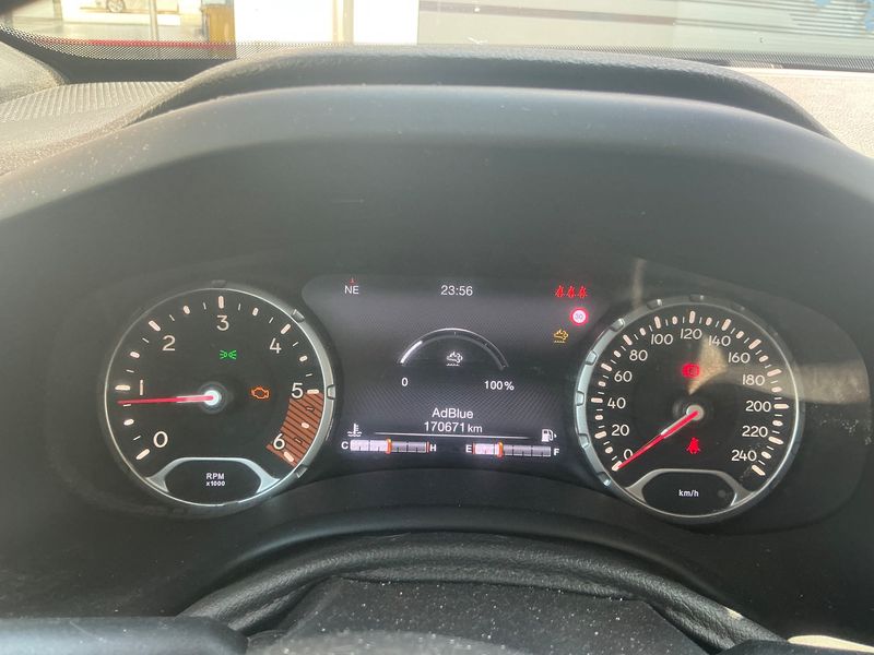 Jeep Renegade 2.0 M-Jet Limited 4WD — zdjęcie 13