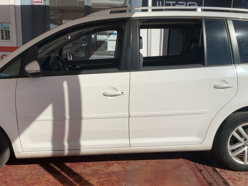 Volkswagen Touran 2.0 TDI Advance BlueMotion Tech — zdjęcie 4
