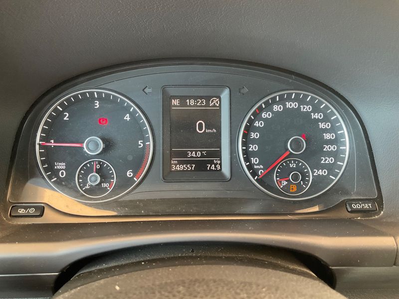 Volkswagen Touran 2.0 TDI Advance BlueMotion Tech — zdjęcie 13