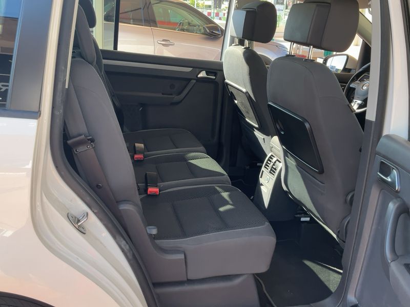Volkswagen Touran 2.0 TDI Advance BlueMotion Tech — zdjęcie 14