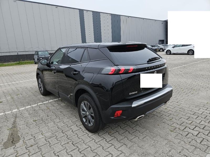 Peugeot 2008 1.2 PureTech Active Pack — zdjęcie 2