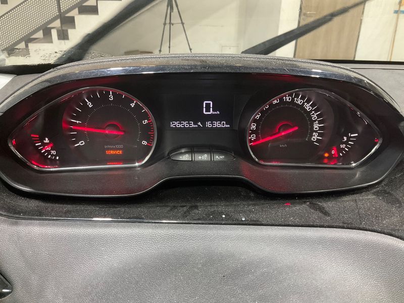 Peugeot 208 1.6 HDi Active — zdjęcie 13