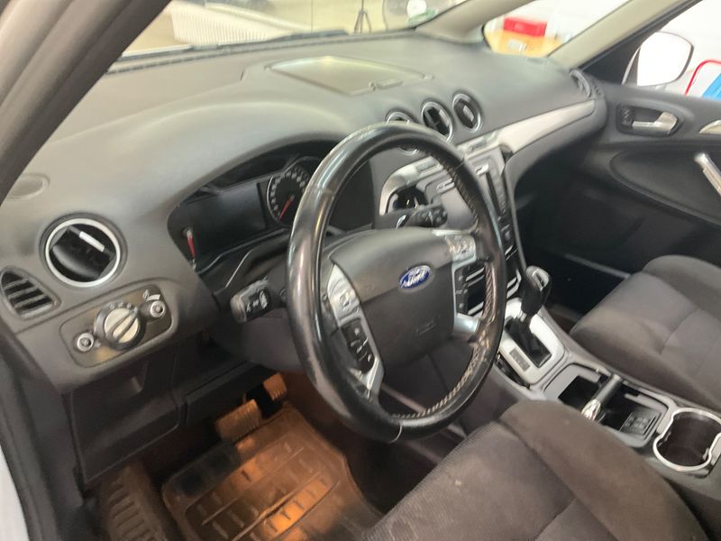 Ford S-Max 2.2 TDCi Titanium 2013 – снимка 25