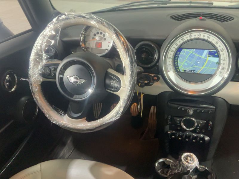 MINI Cabrio Cooper S — zdjęcie 12