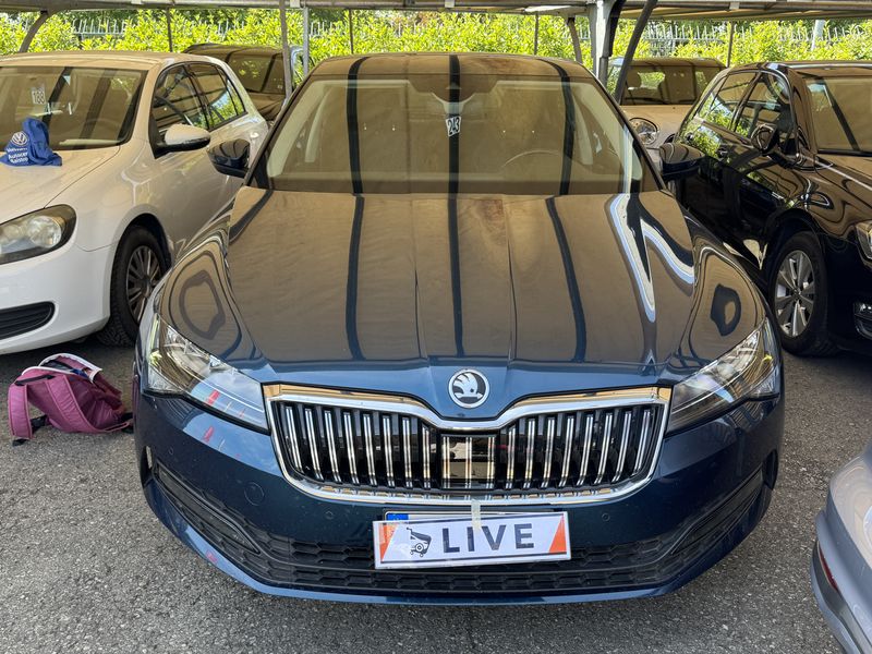 Skoda Superb 2.0 TDI Executive — zdjęcie 7