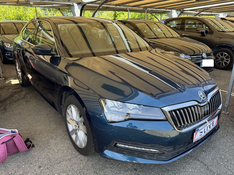 Skoda Superb 2.0 TDI Executive — zdjęcie 6