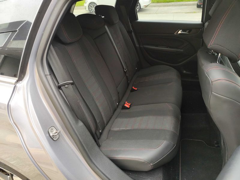 Peugeot 308 1.2 e-THP Allure — zdjęcie 14