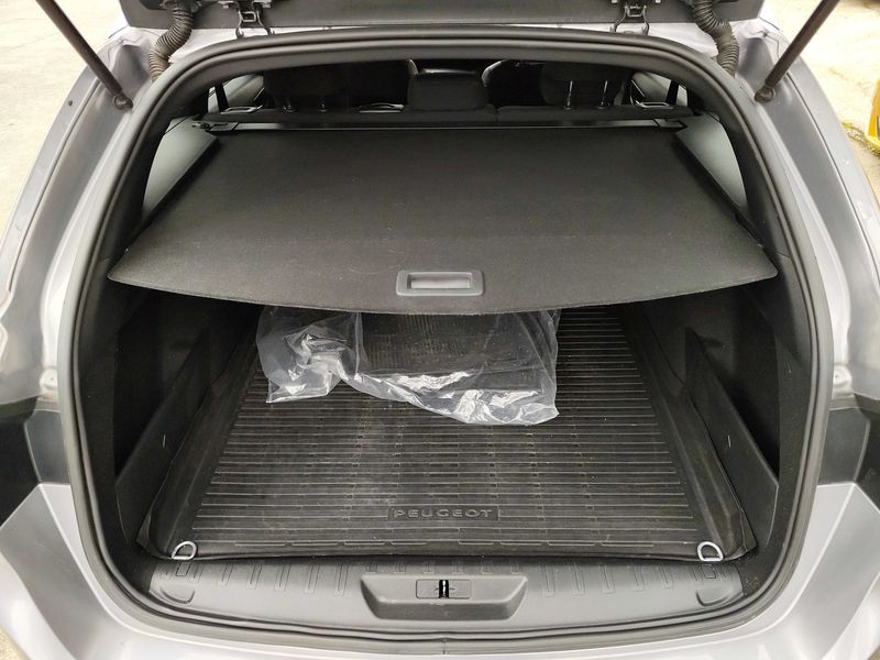 Peugeot 308 1.2 e-THP Allure — zdjęcie 9