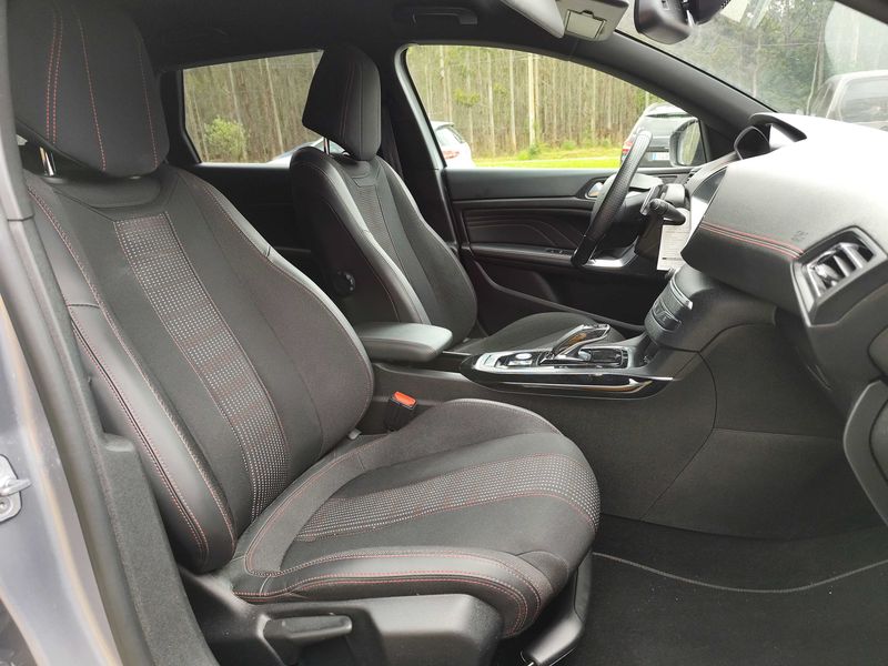 Peugeot 308 1.2 e-THP Allure — zdjęcie 10