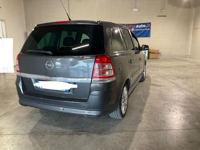 Opel Zafira 1.7 CDTI Cosmo — zdjęcie 2