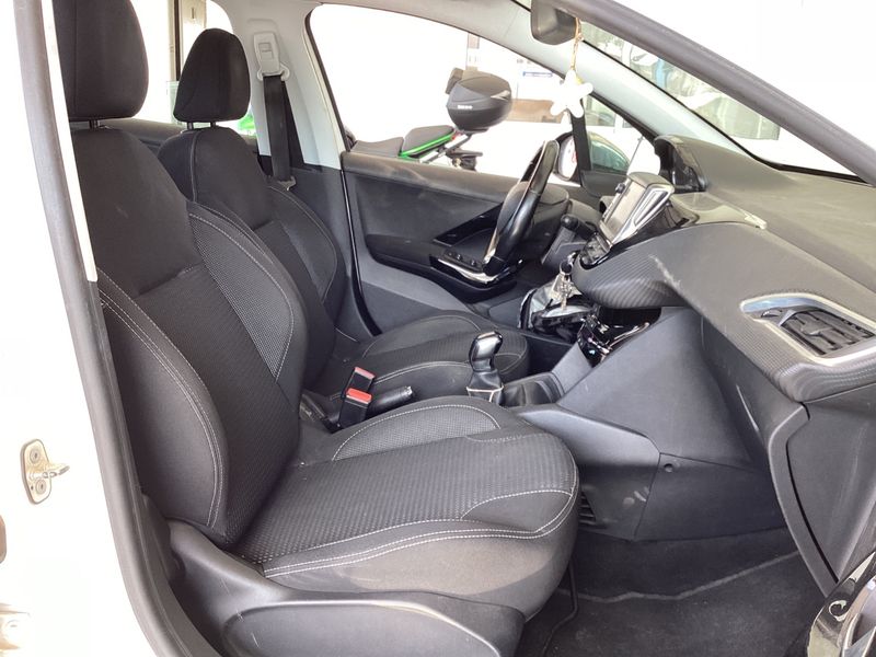 Peugeot 208 1.2 e-VTi Allure 2015 – снимка 3