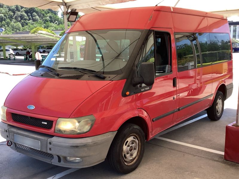 2004 Ford Transit