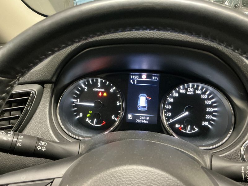Nissan X-Trail 1.7 dCi N-Connecta — zdjęcie 13