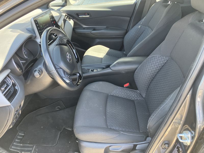 Toyota C-HR 1.8 Hybrid Active — zdjęcie 10