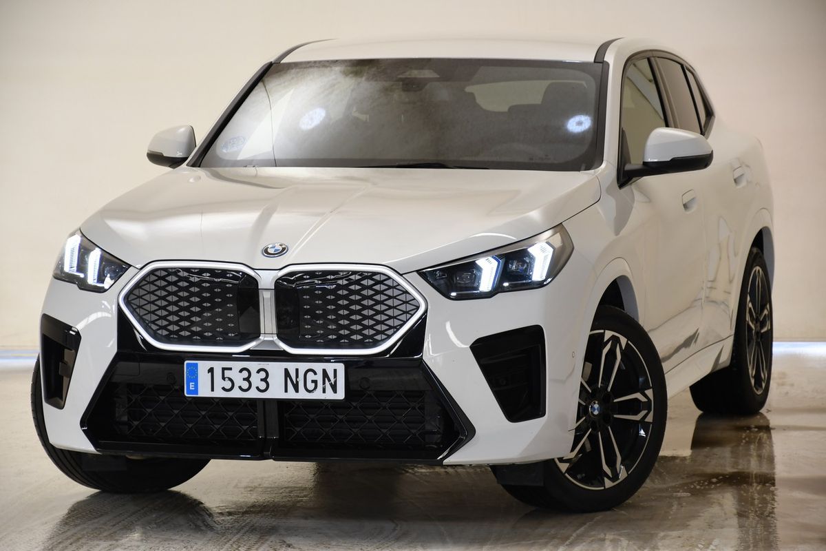 BMW iX2 2025
