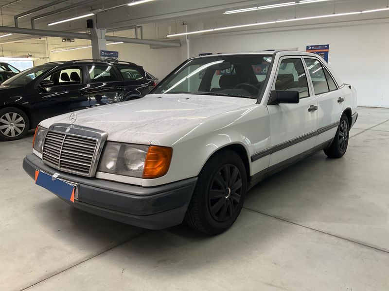 Mercedes-Benz E-Klasse 200