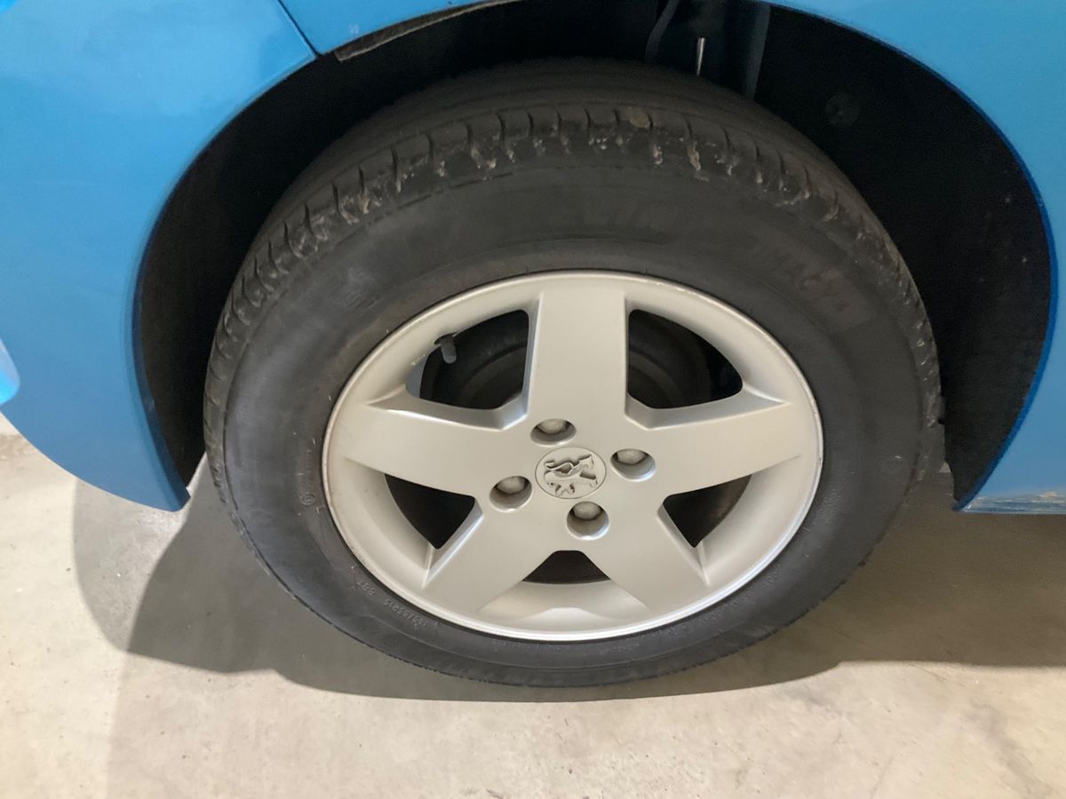 Peugeot 207 2012 — photo 10