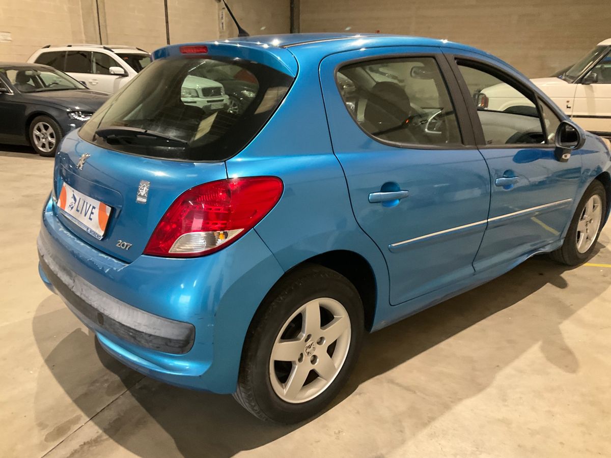 Peugeot 207 2012 — photo 9