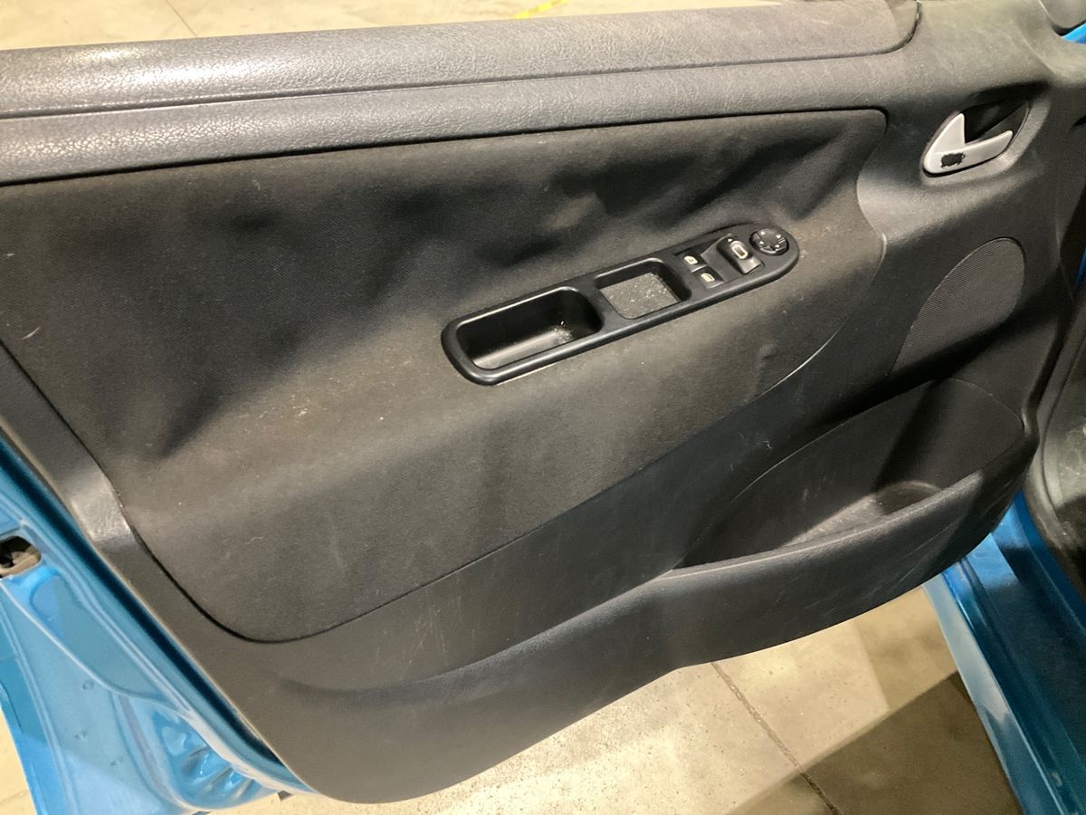 Peugeot 207 2012 — photo 26