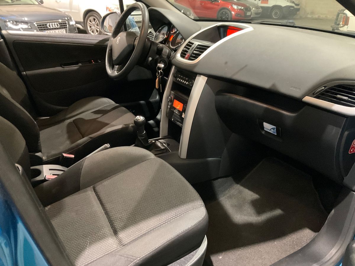 Peugeot 207 2012 — photo 17