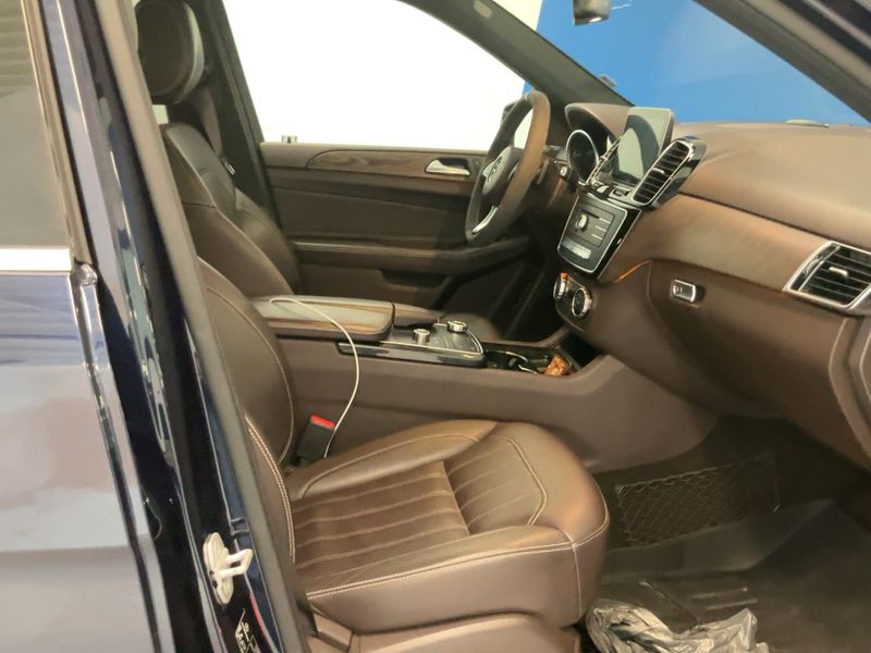 Mercedes-Benz GLE-Klasse GLE 400 4Matic AMG Line — zdjęcie 11