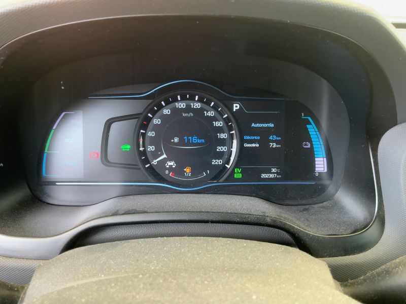 Hyundai IONIQ 1.6 Plug-in Hybrid Tecno — zdjęcie 13