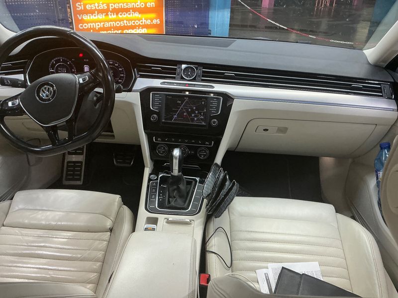 Volkswagen Passat Alltrack 2.0 TDI 4Motion BlueMotion Tech — zdjęcie 12