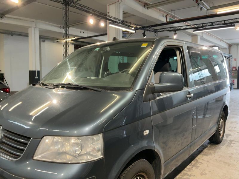 Volkswagen T5 Multivan 1.9 TDI Startline — zdjęcie 2