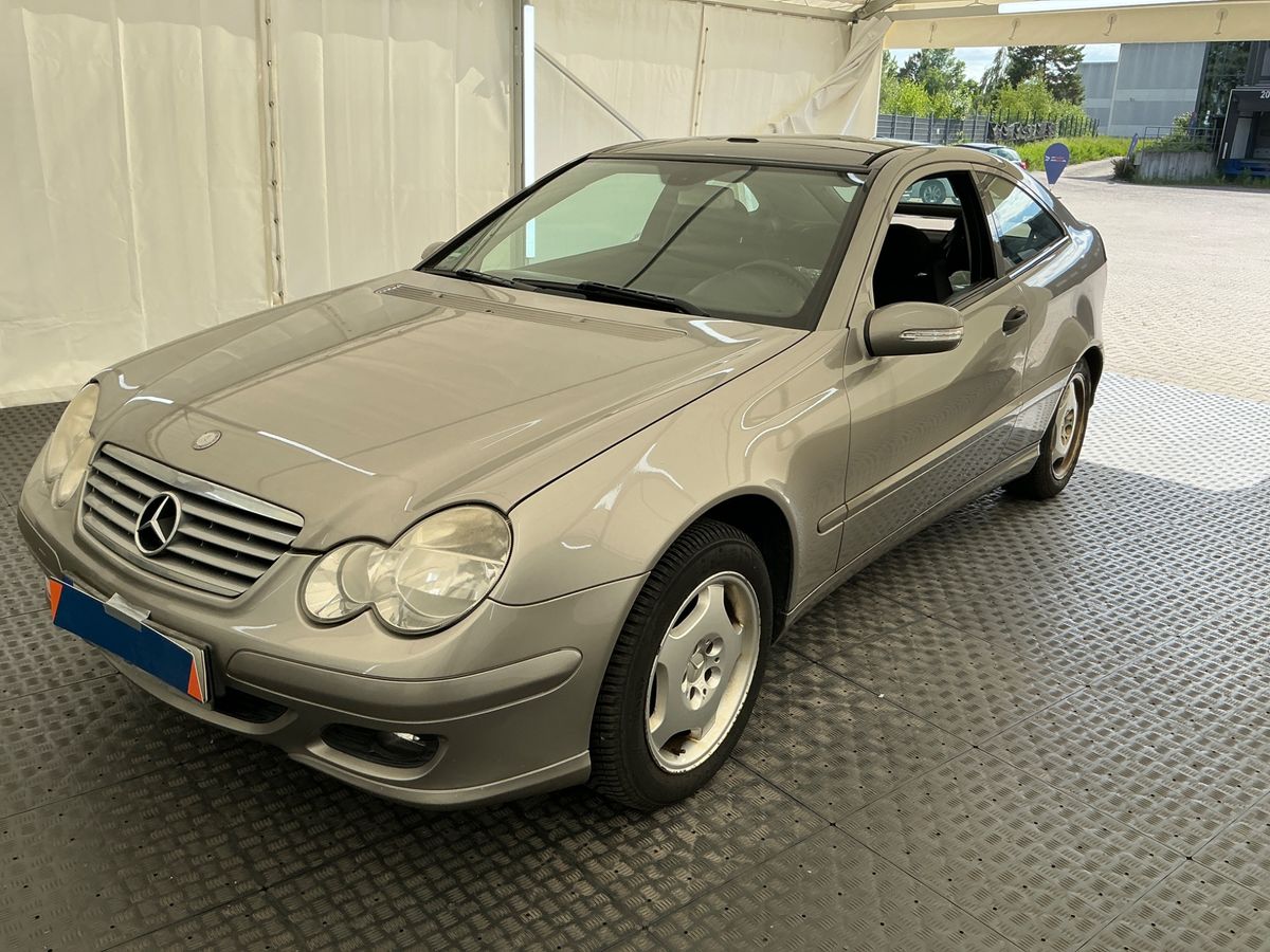 Mercedes-Benz C-Klasse 2006 — photo 1