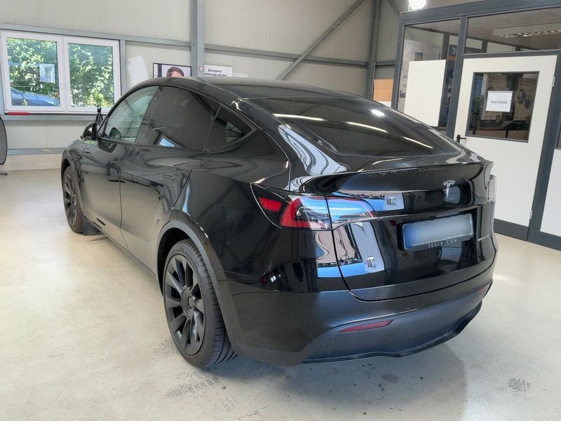Tesla Model Y Max Range Dual AWD AWD — zdjęcie 3