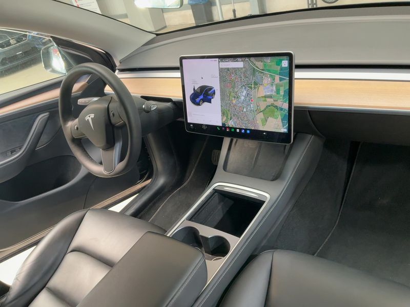 Tesla Model Y Max Range Dual AWD AWD — zdjęcie 12