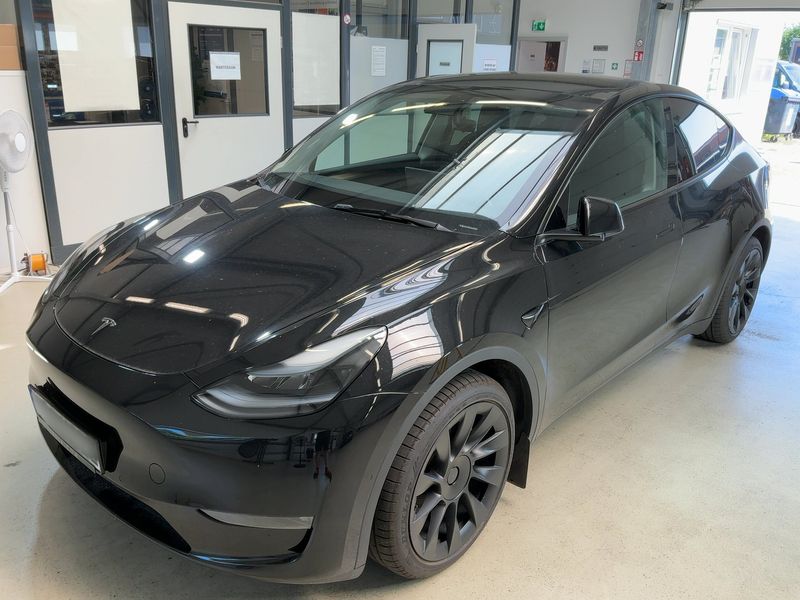 Tesla Model Y Max Range Dual AWD AWD