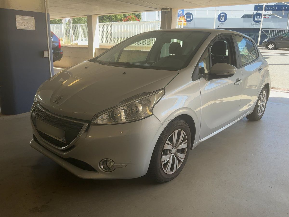Peugeot 208 2014