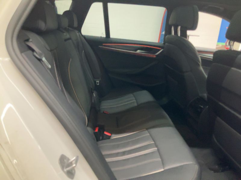 BMW 5er 530d Mild-Hybrid M Sport — zdjęcie 14