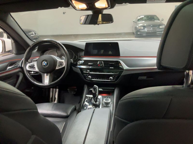 BMW 5er 530d Mild-Hybrid M Sport — zdjęcie 12