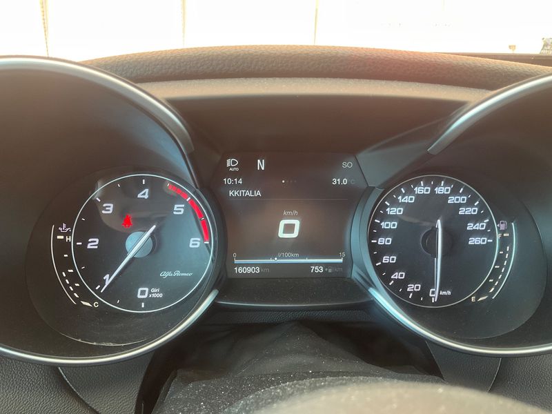 Alfa Romeo Giulia 2.2 JTDM Business — zdjęcie 13