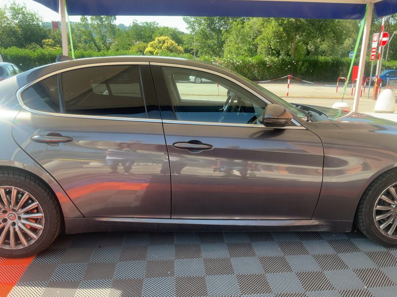 Alfa Romeo Giulia 2.2 JTDM Business — zdjęcie 7