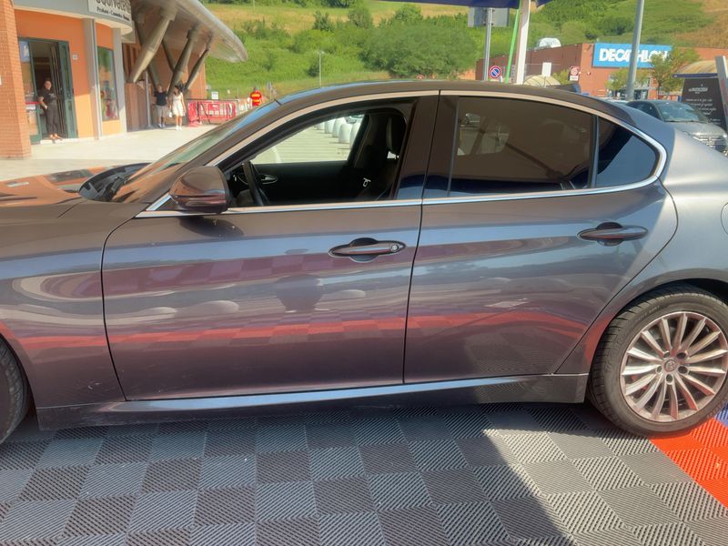 Alfa Romeo Giulia 2.2 JTDM Business — zdjęcie 4