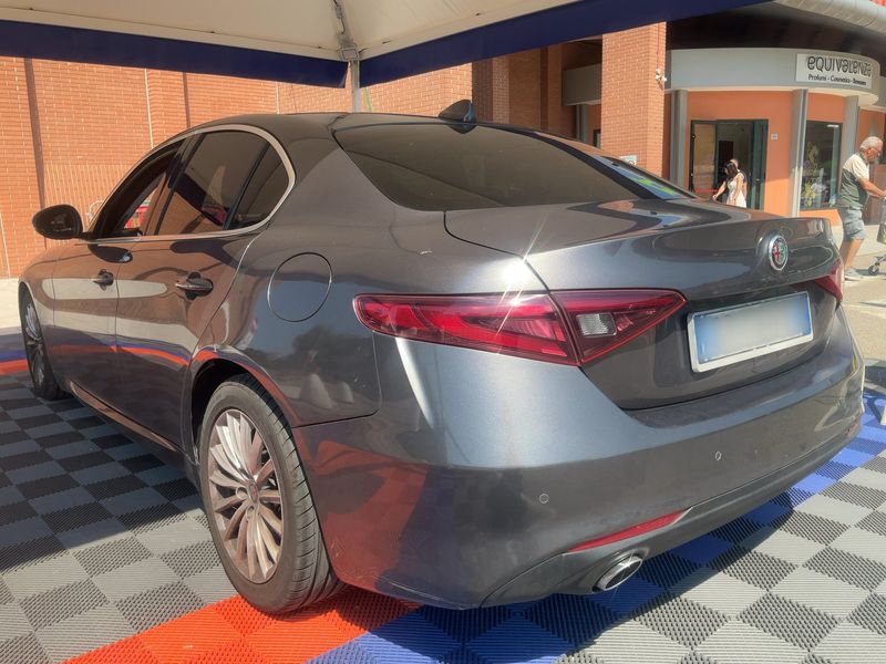 Alfa Romeo Giulia 2.2 JTDM Business — zdjęcie 3