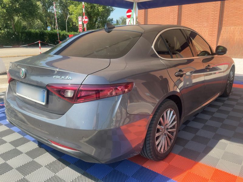 Alfa Romeo Giulia 2.2 JTDM Business — zdjęcie 6