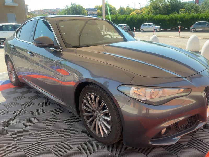 Alfa Romeo Giulia 2.2 JTDM Business — zdjęcie 8