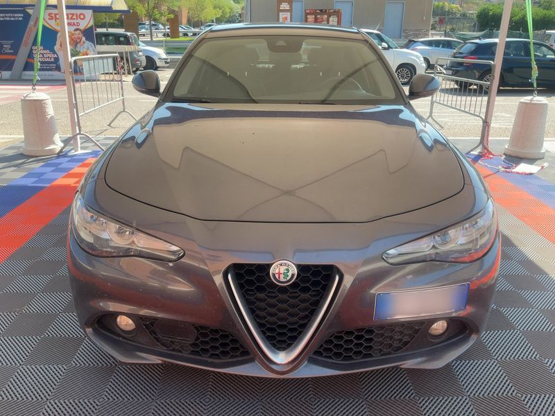 Alfa Romeo Giulia 2.2 JTDM Business — zdjęcie 9