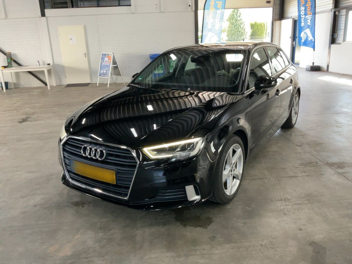 Audi A3 2018 — photo 1