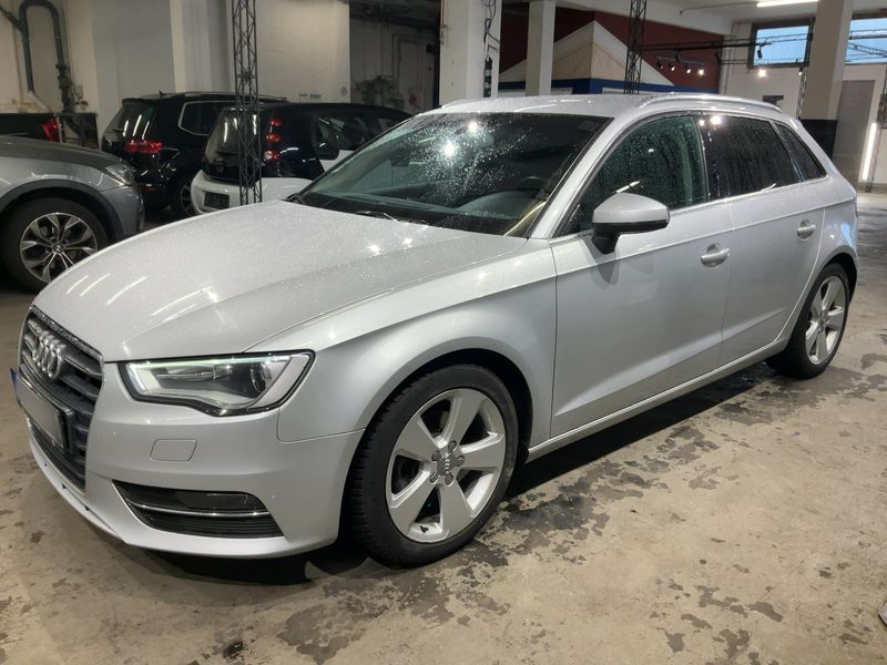 Audi A3 Sportback 2.0 TDI Ambition 2013 – снимка 2