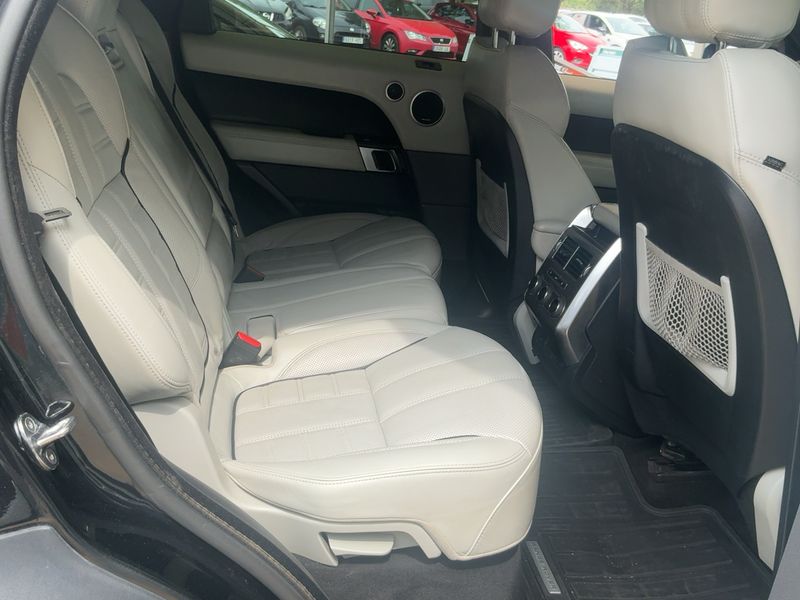Land Rover Range Rover Sport 3.0 SD V6 HSE — zdjęcie 14