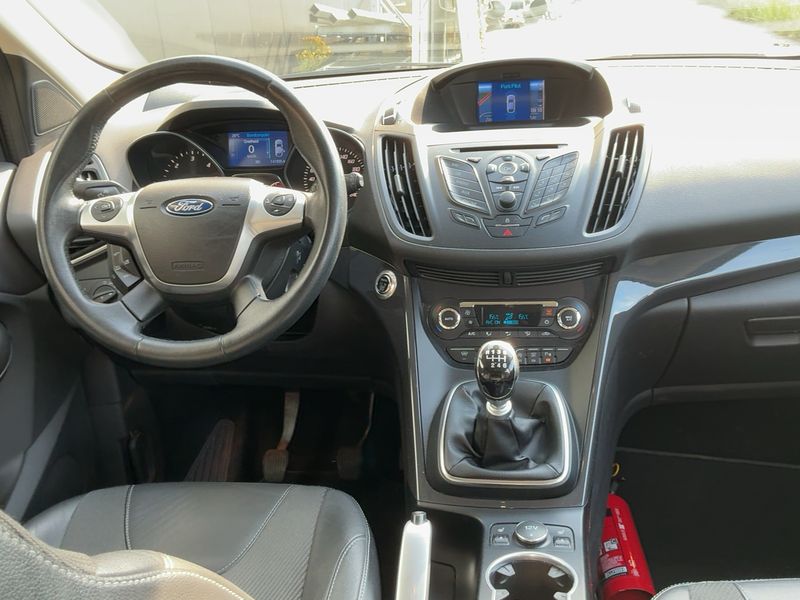 Ford Kuga 2.0 TDCi Titanium 2015 – снимка 18