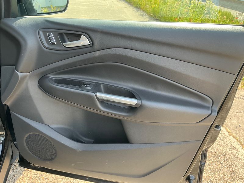 Ford Kuga 2.0 TDCi Titanium 2015 – снимка 32